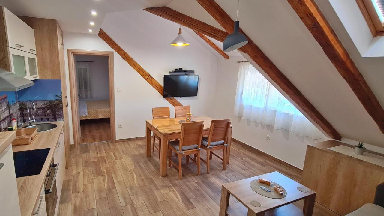 Attic Split Apartment Near City Centre Kültér fotó