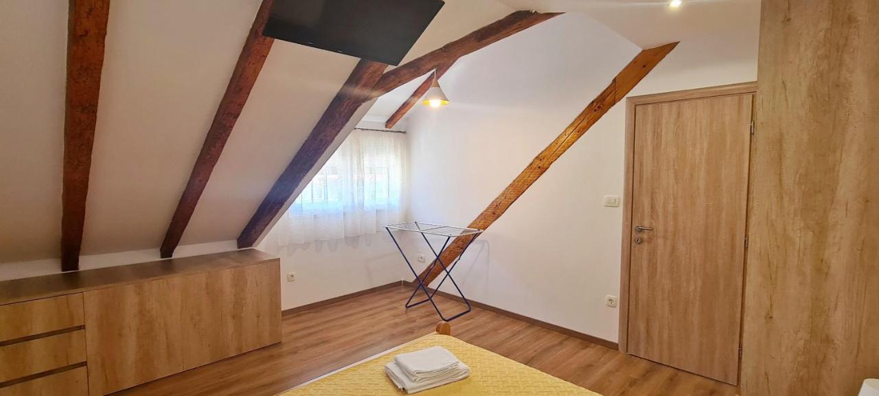 Attic Split Apartment Near City Centre Kültér fotó